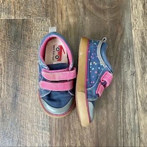 8c Velcro See Kai Run Sneakers